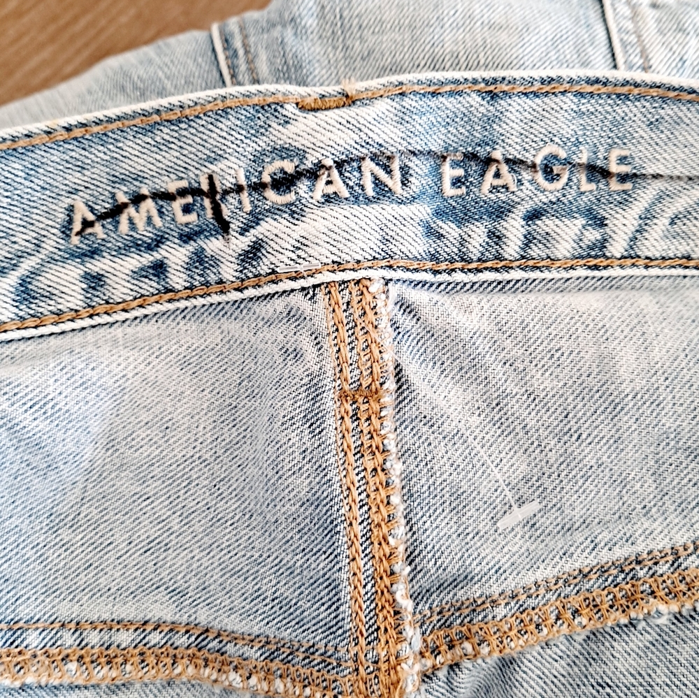 American Eagle Plus size Rainbow pocket 90s boyfriend light wash jeans - Picture 13 of 16